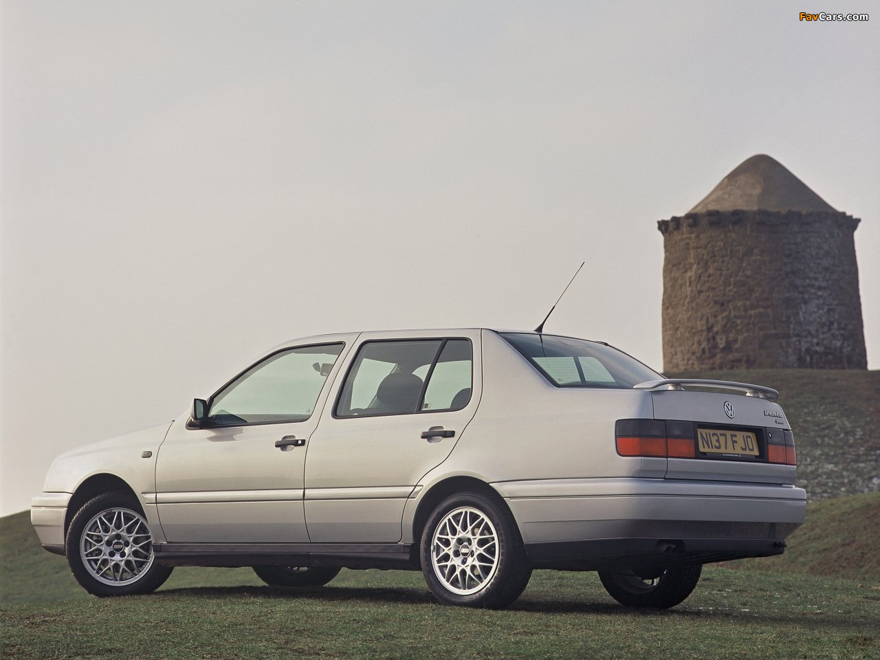 Volkswagen Vento VR6 UK-spec 1992–98 photos (1280 x 960)