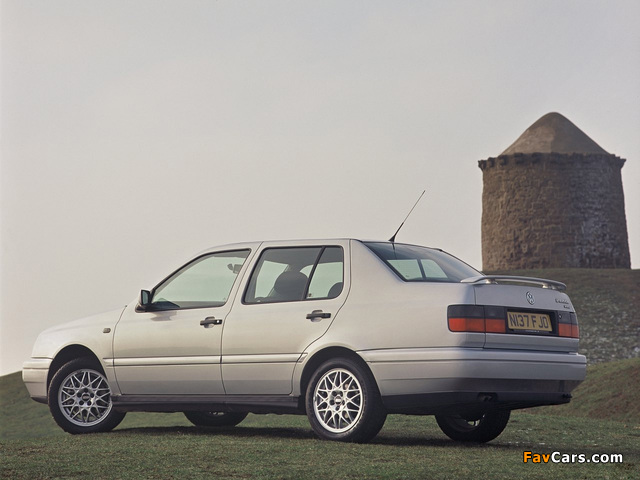 Volkswagen Vento VR6 UK-spec 1992–98 photos (640 x 480)
