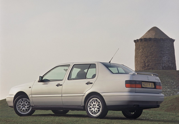 Volkswagen Vento VR6 UK-spec 1992–98 photos