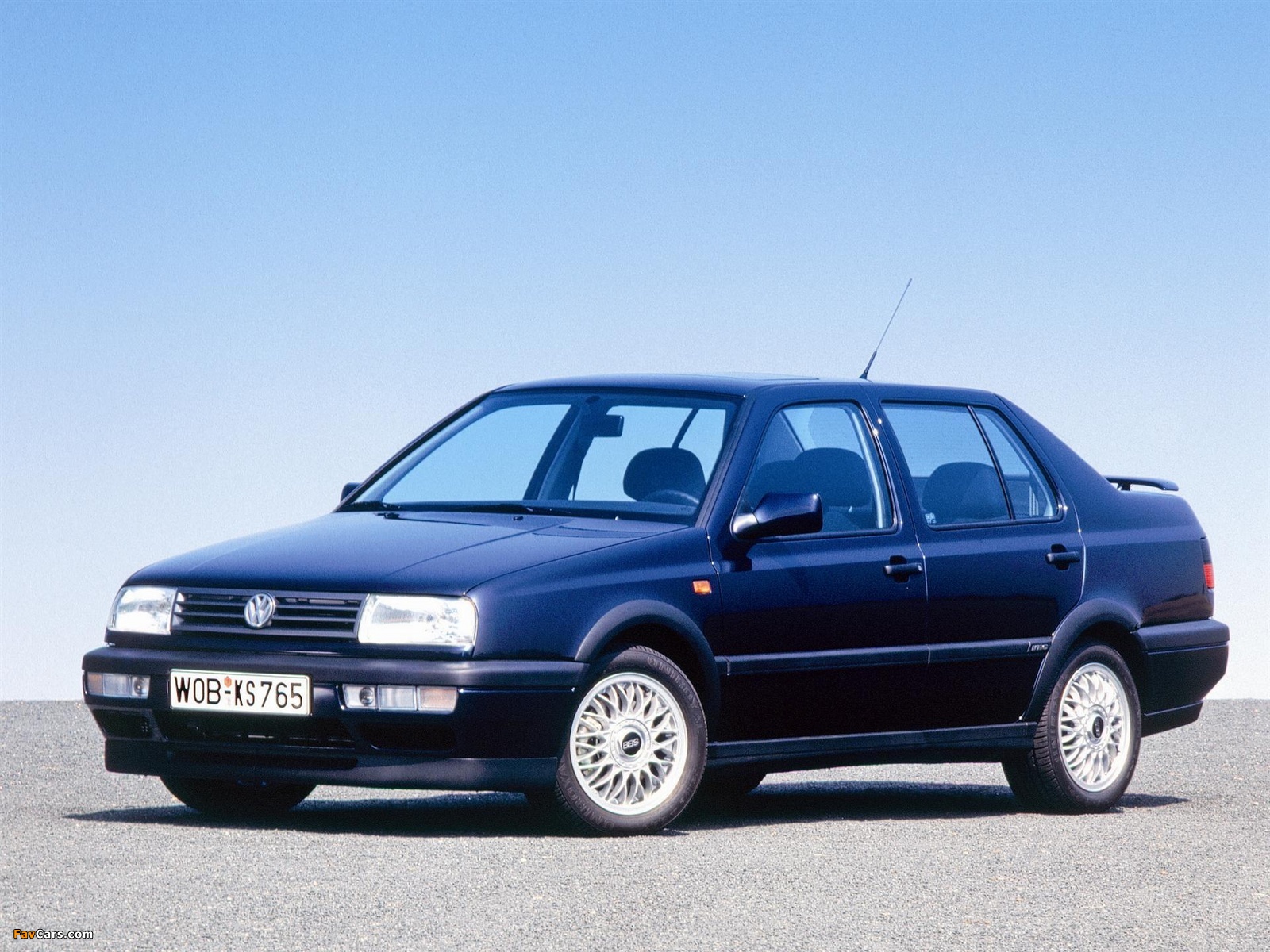 Volkswagen Vento VR6 1992–98 wallpapers (1600 x 1200)