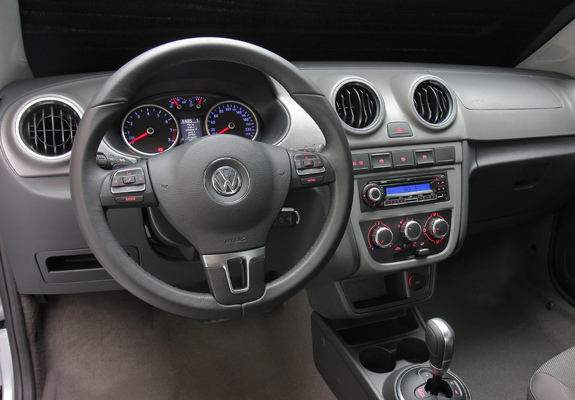 Pictures of Volkswagen Voyage 2008