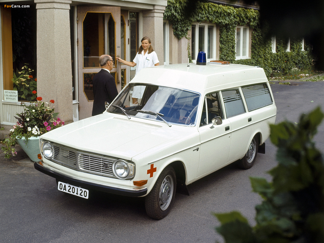 Images of Volvo 145 Express Ambulance 1972 (1280 x 960)