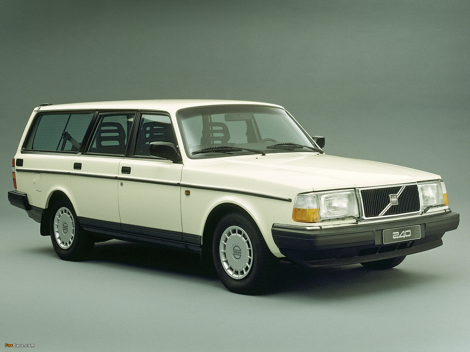 Images of Volvo 240 Classic 1992–93 (1600 x 1200)