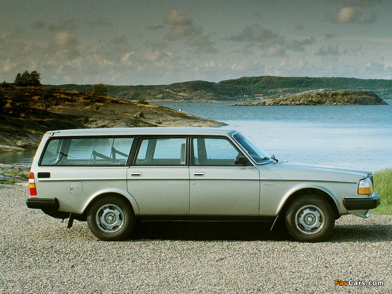 Volvo 240 GLE Kombi 1983 images (800 x 600)