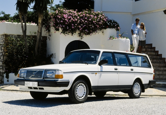 Volvo 240 GLT 1989–93 pictures