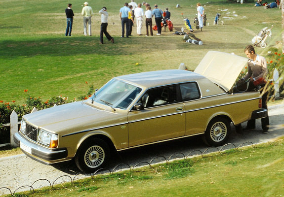 Images of Volvo 262 C 1977–81