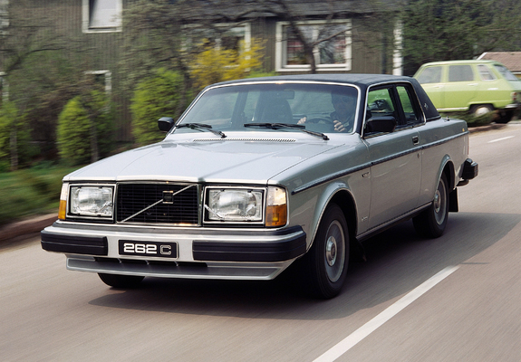 Photos of Volvo 262 C 1977–81
