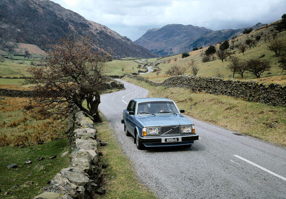 Pictures of Volvo 264 GLE 1980–82
