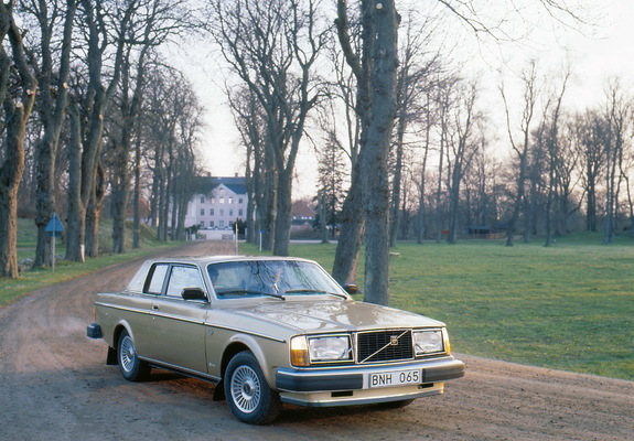 Volvo 262 C 1977–81 wallpapers