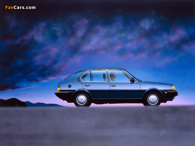 Photos of Volvo 340 5-door 1984–91 (640 x 480)