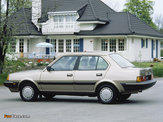 Volvo 360 Sedan 1983–91 pictures (640 x 480)