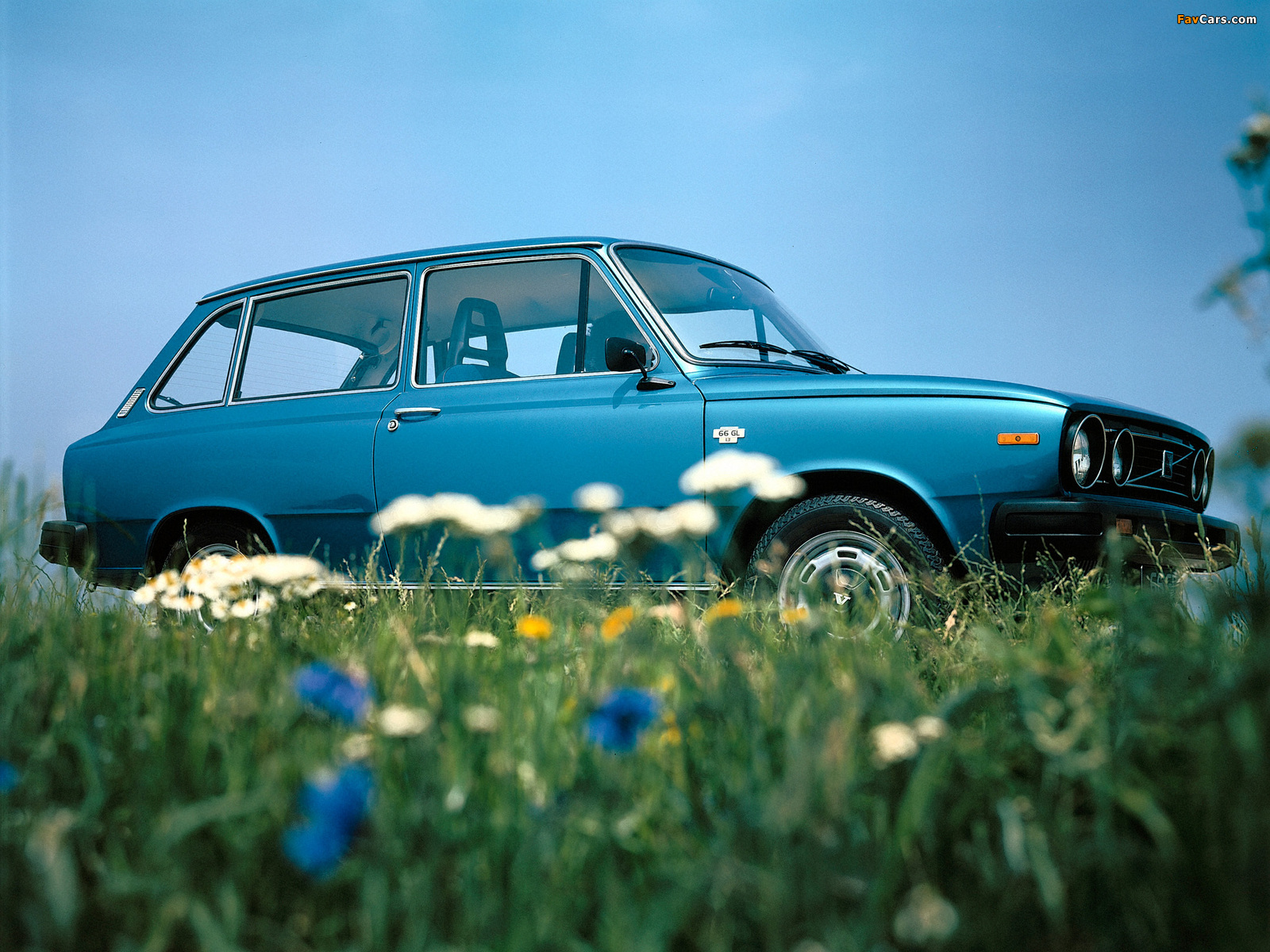 Photos of Volvo 66 GL Kombi 1975–80 (1600 x 1200)