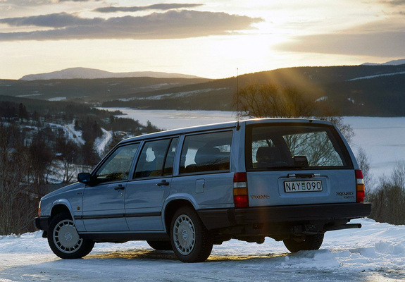 Images of Volvo 740 Kombi 1983–90