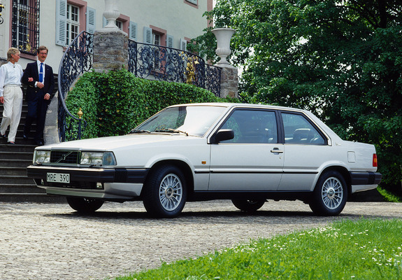 Volvo 780 Coupe 1985–90 images