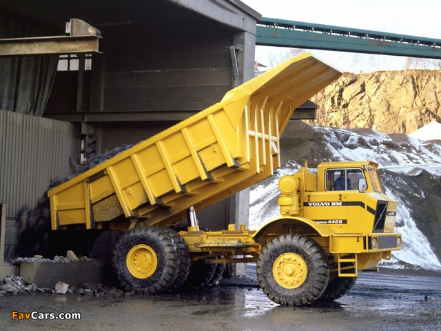 Photos of Volvo BM Kockum 442B (640 x 480)