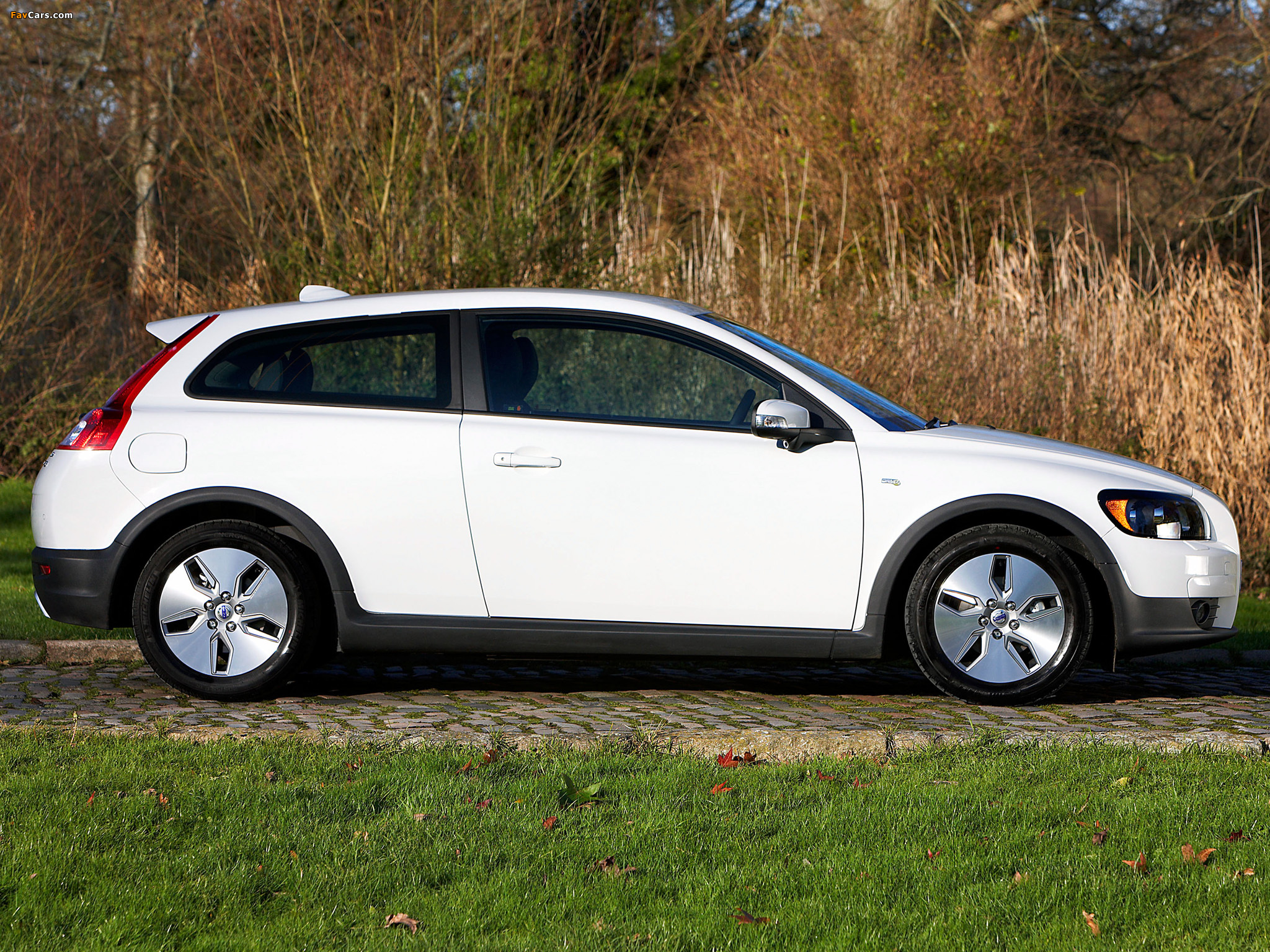 Photos of Volvo C30 DRIVe Efficiency UK-spec 2008–09 (2048 x 1536)