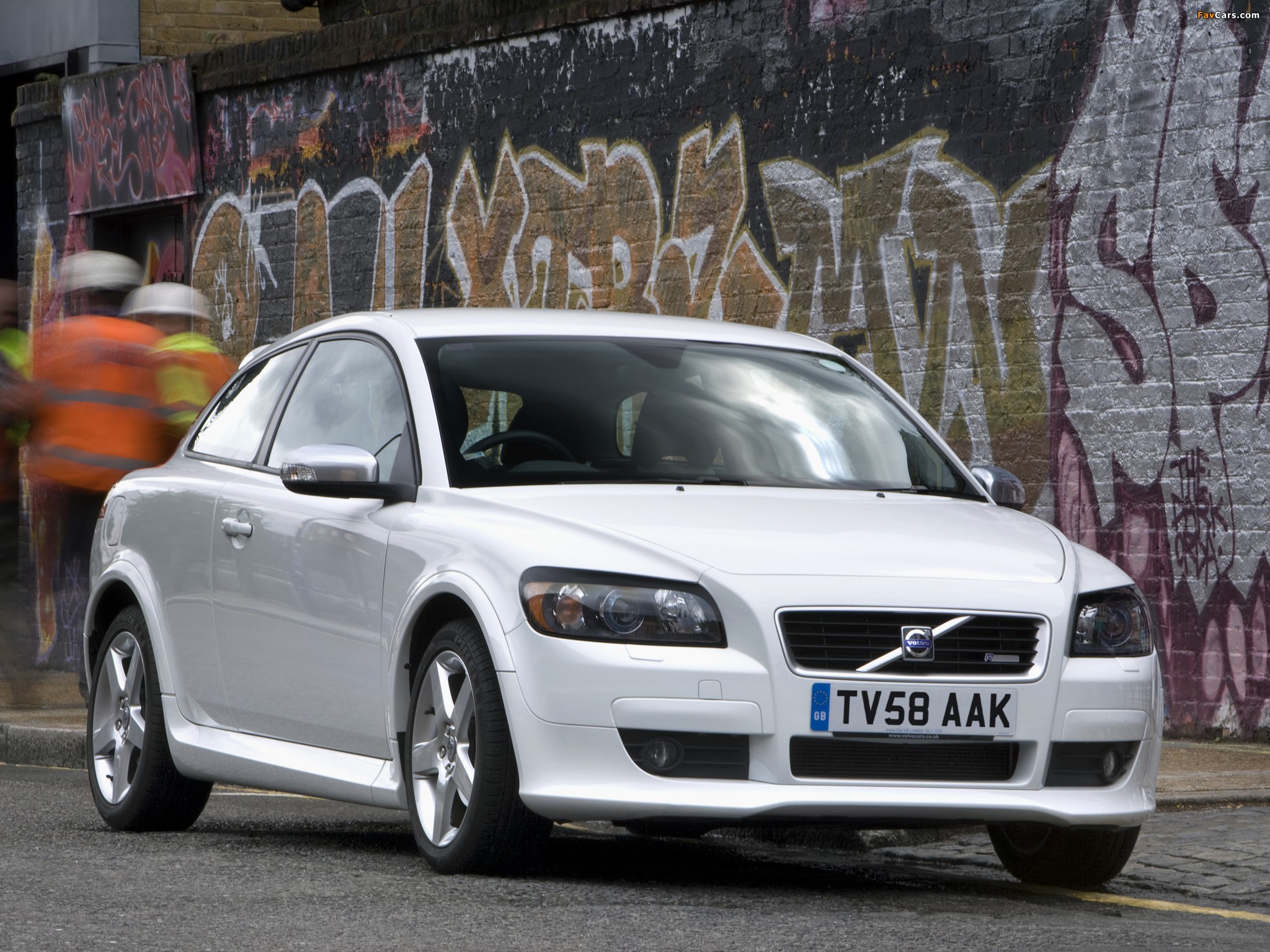 Photos of Volvo C30 R-Design DRIVe Efficiency UK-spec 2008–09 (2048 x 1536)