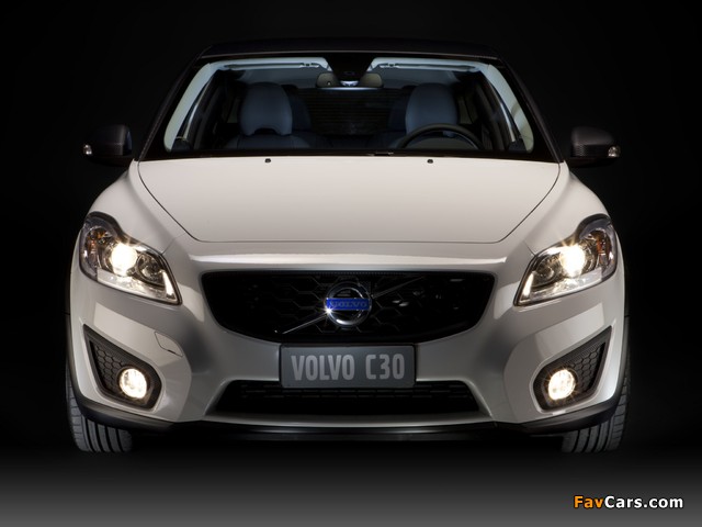 Photos of Volvo C30 Black Design 2011 (640 x 480)