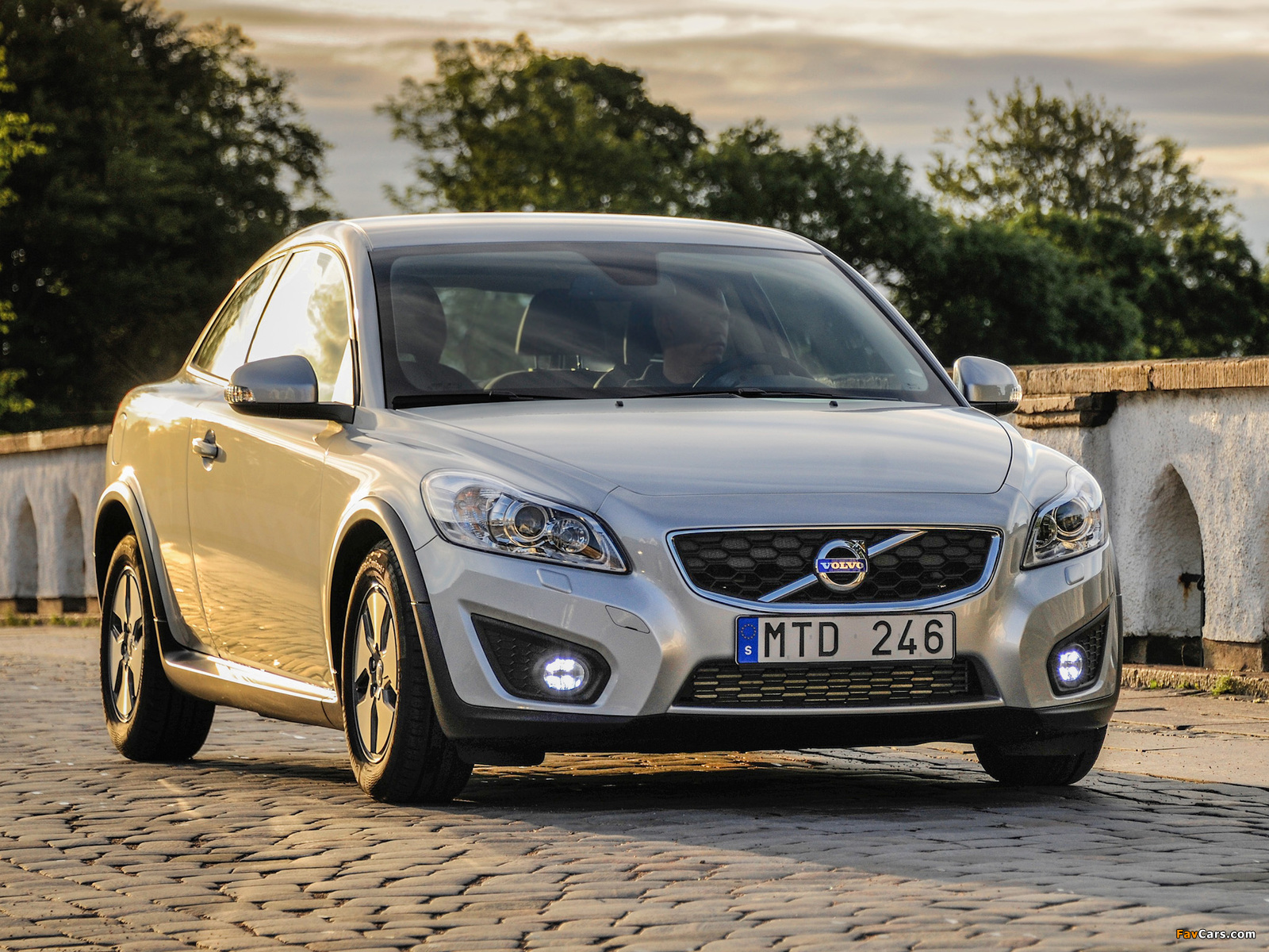 Volvo C30 D2 2009 images (1600 x 1200)