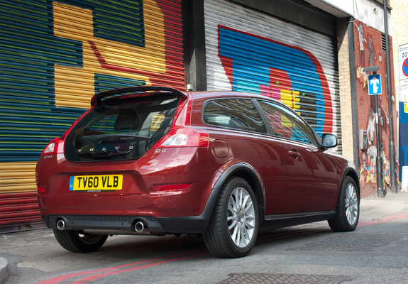 Volvo C30 D4 UK-spec 2010 images