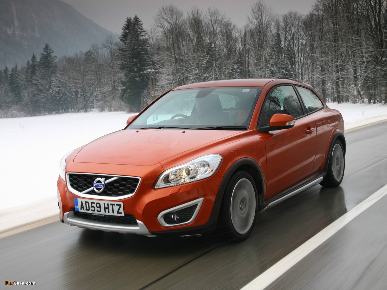 Volvo C30 2.0D UK-spec 2010 wallpapers (1280 x 960)