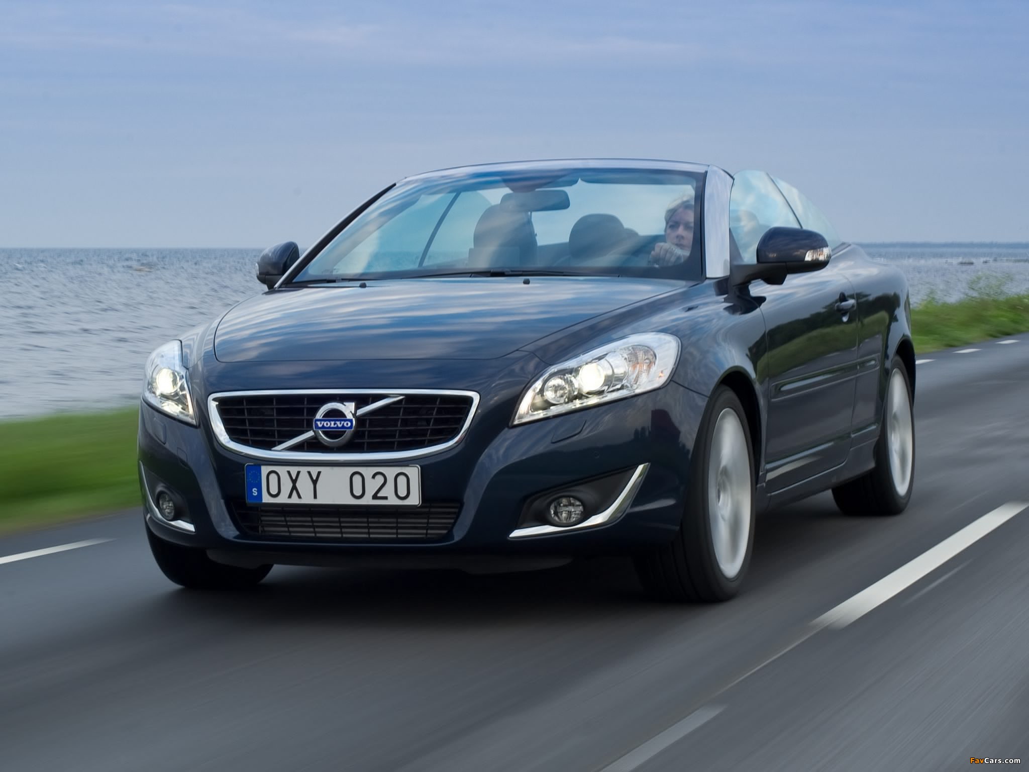 Images of Volvo C70 D3 2010 (2048 x 1536)