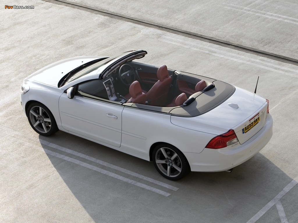 Images of Volvo C70 D5 UK-spec 2010 (1024 x 768)