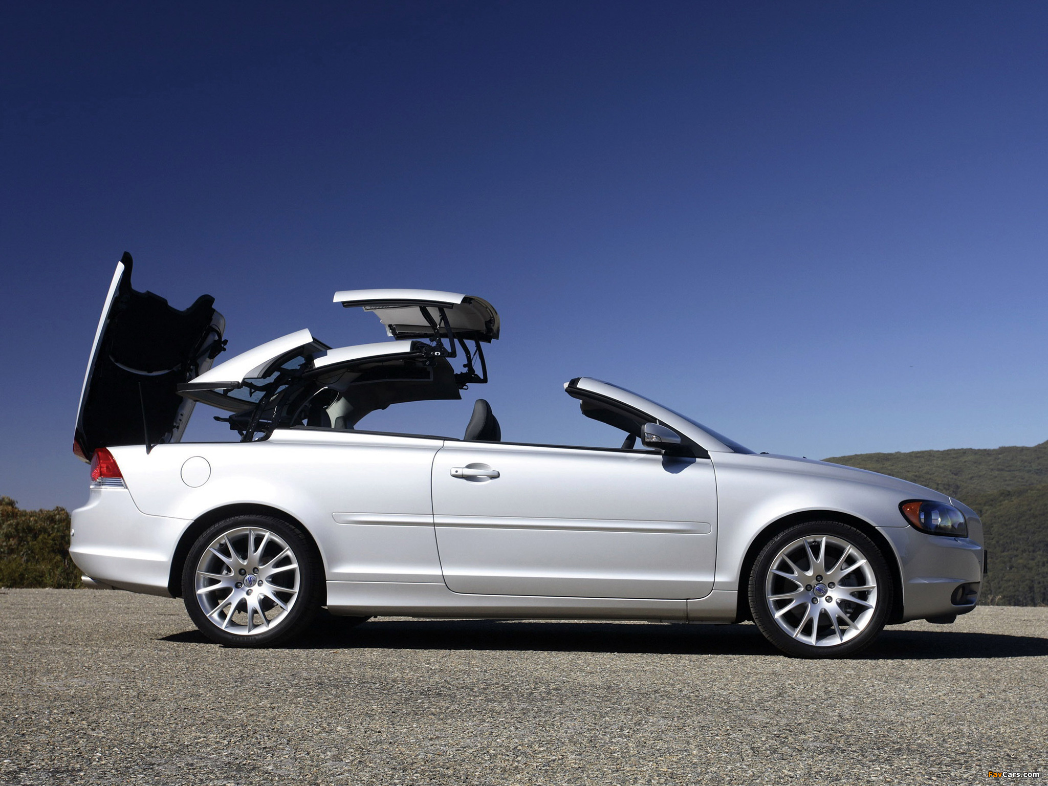 Photos of Volvo C70 T5 AU-spec 2005–09 (2048 x 1536)