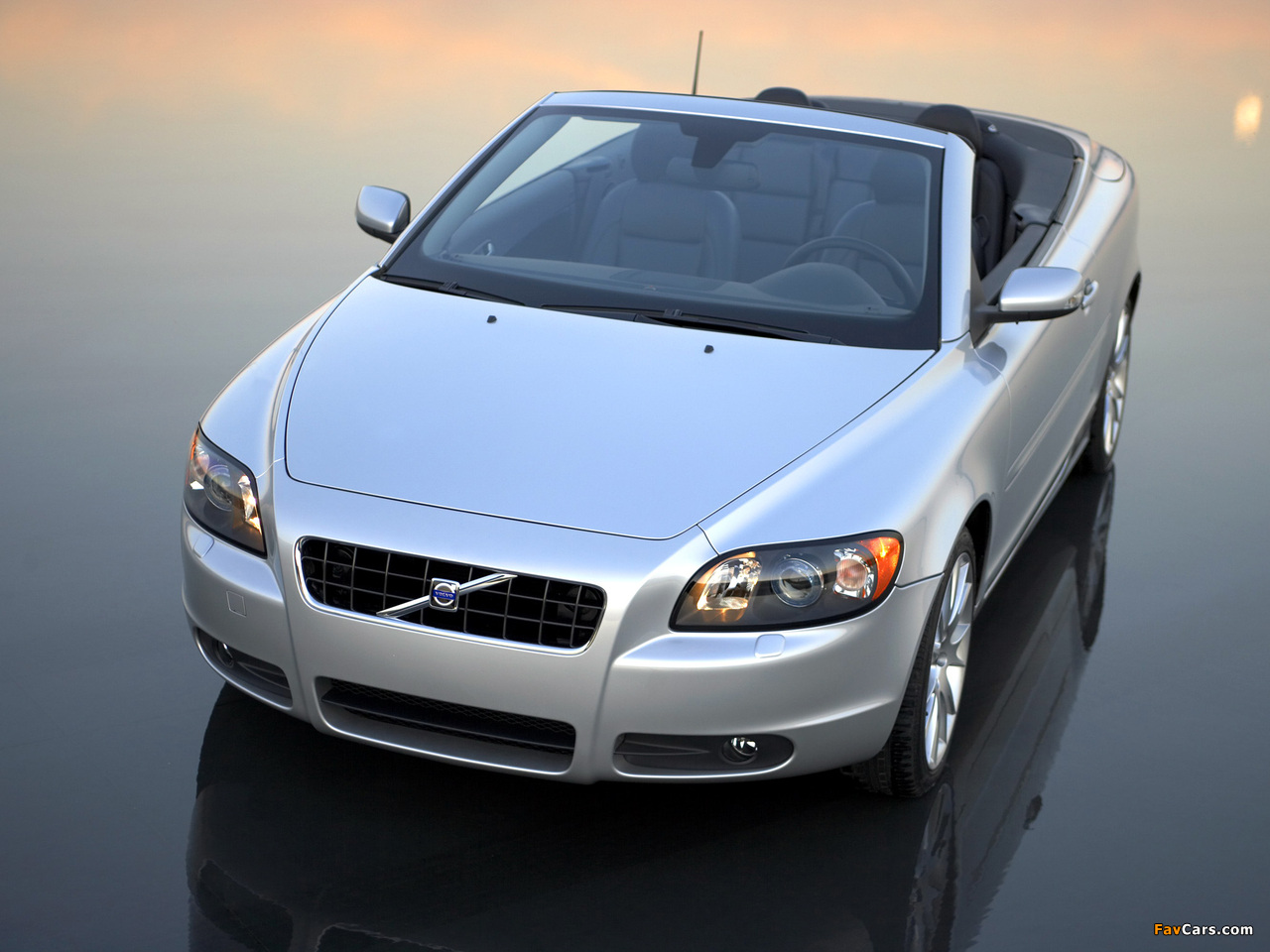 Photos of Volvo C70 T5 US-spec 2005–09 (1280 x 960)