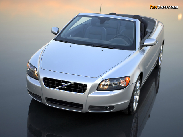 Photos of Volvo C70 T5 US-spec 2005–09 (640 x 480)