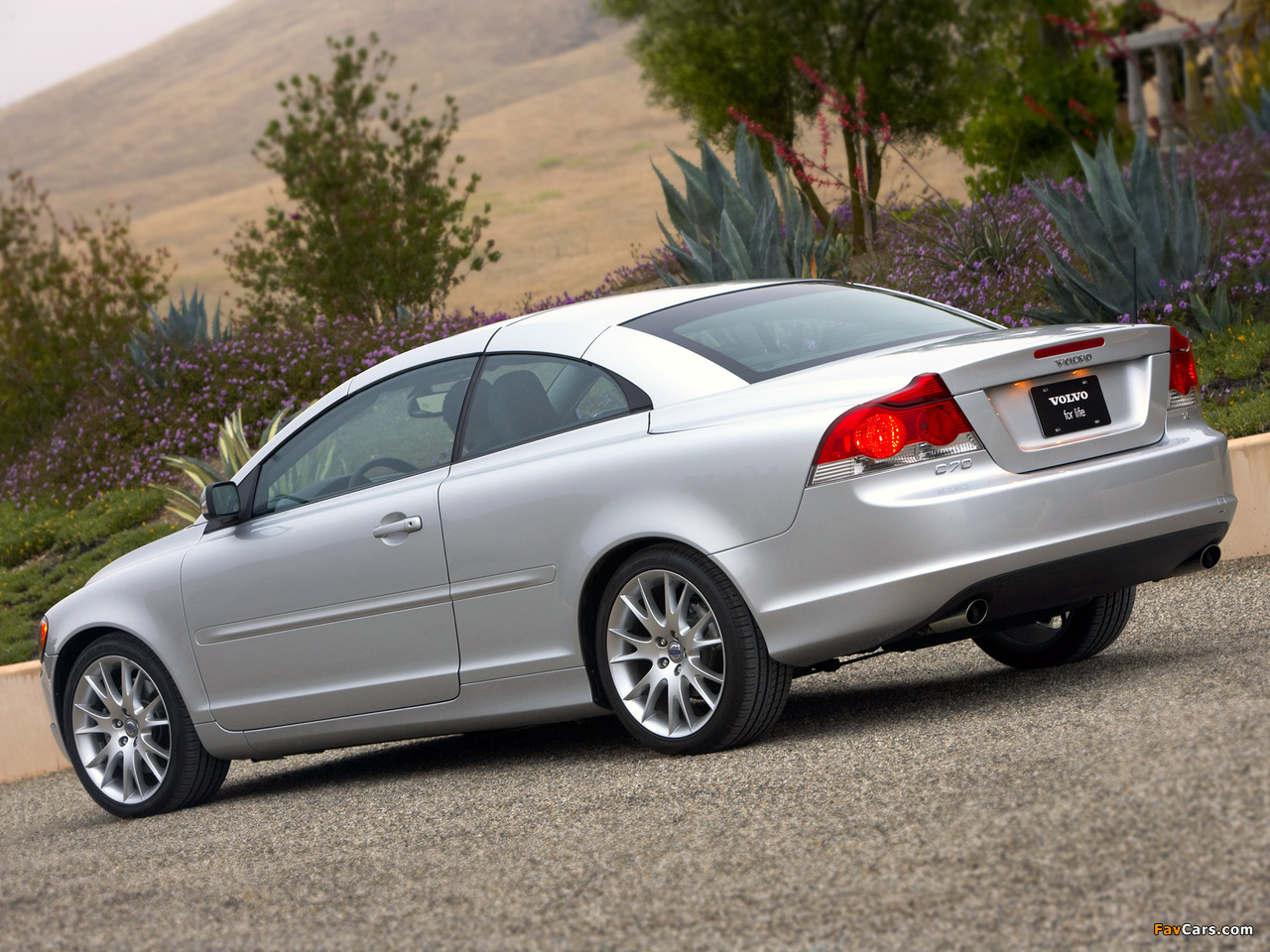 Photos of Volvo C70 T5 US-spec 2005–09 (1280 x 960)