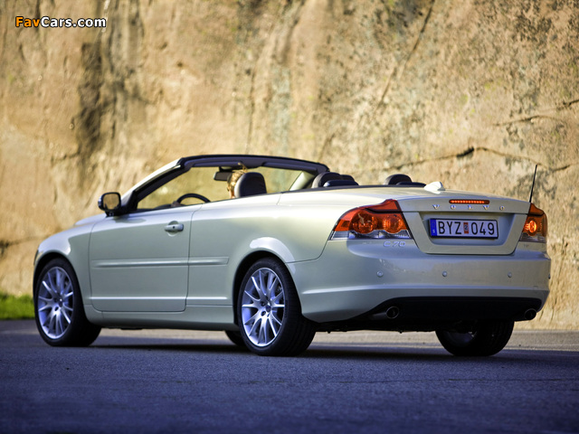 Pictures of Volvo C70 T5 2005–09 (640 x 480)