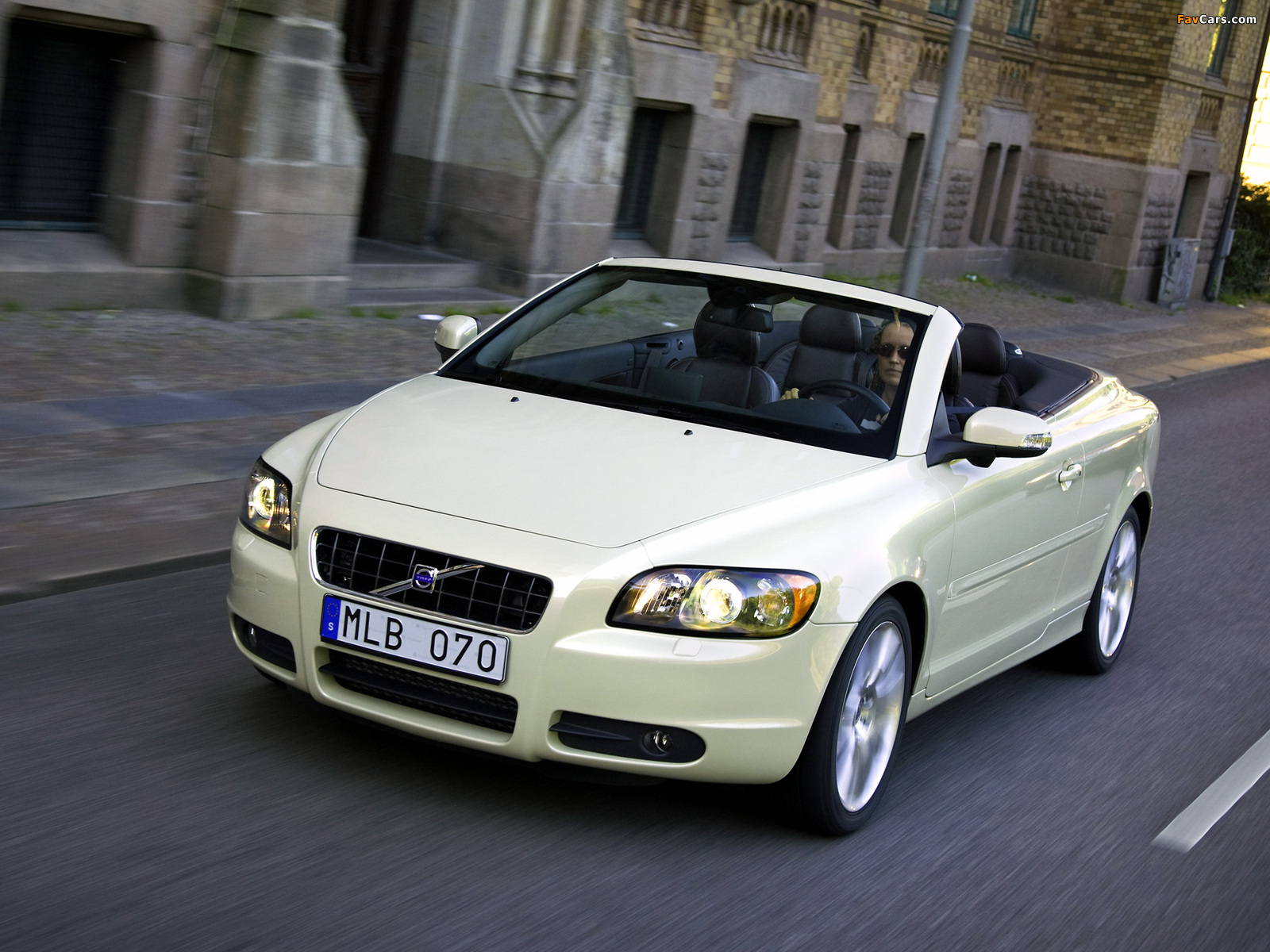 Pictures of Volvo C70 T5 2005–09 (1600 x 1200)