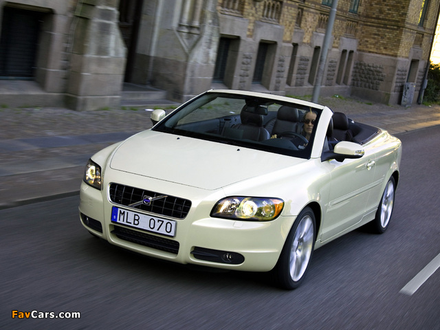 Pictures of Volvo C70 T5 2005–09 (640 x 480)