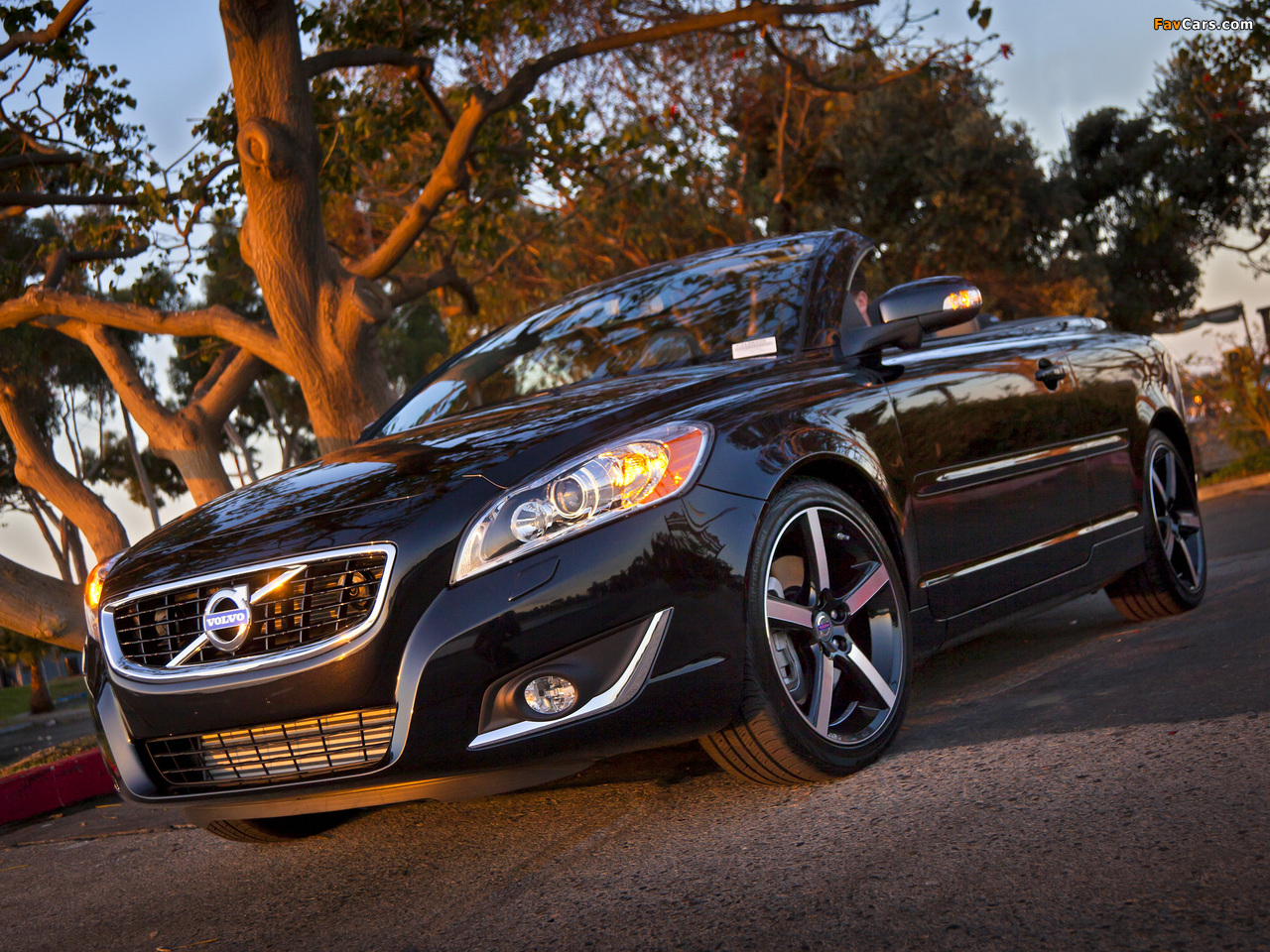 Pictures of Volvo C70 T5 US-spec 2010 (1280 x 960)