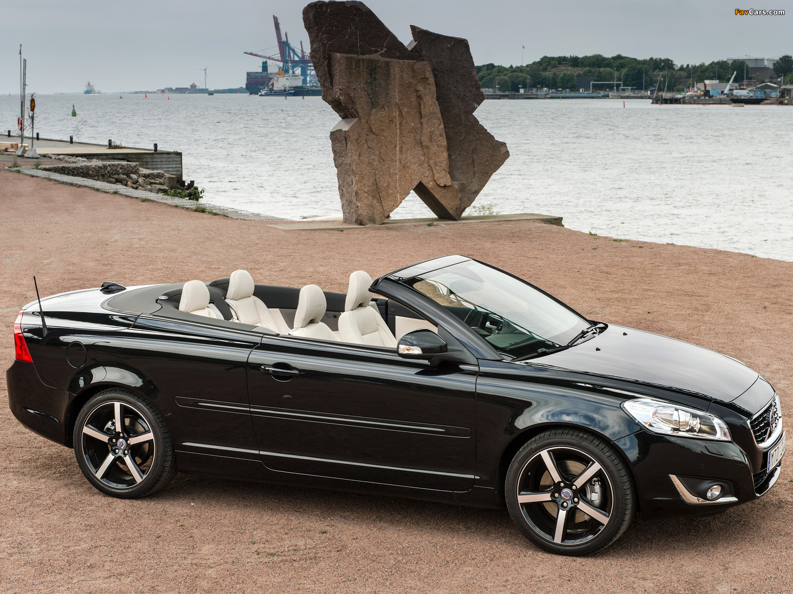 Volvo C70 D3 2010 images (1600 x 1200)