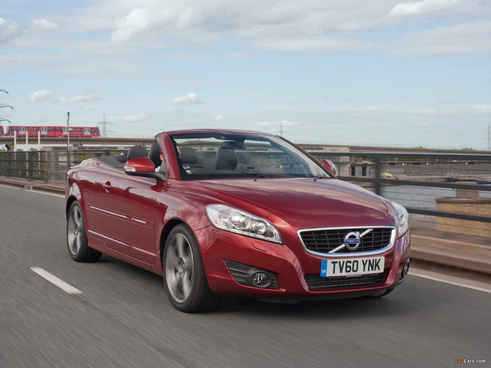 Volvo C70 D3 UK-spec 2010 images (1600 x 1200)