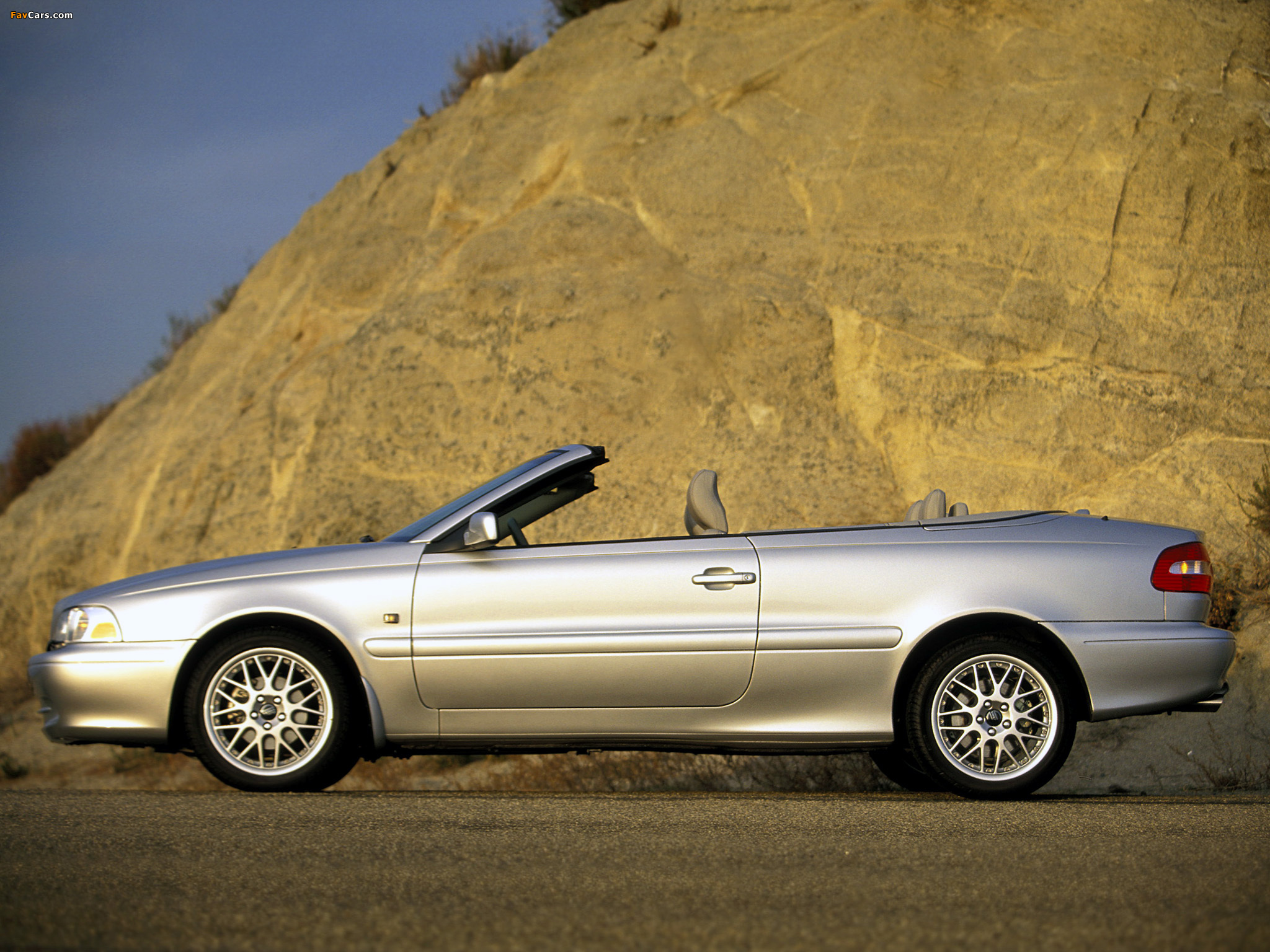 Volvo C70 Convertible 1998–2005 wallpapers (2048 x 1536)