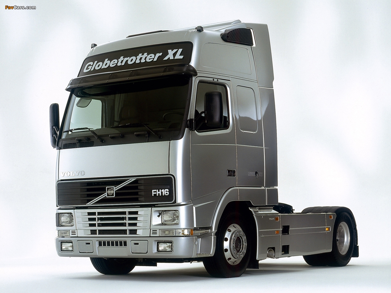 Images of Volvo FH16 Globetrotter XL Silver Cab 1995–2001 (1280 x 960)