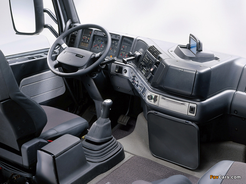 Volvo FH12 Globetrotter XL Silver Cab 1995–2001 wallpapers (800 x 600)
