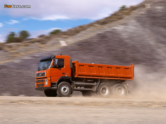 Images of Volvo FM12 6x4 Tipper 2003–05 (640 x 480)