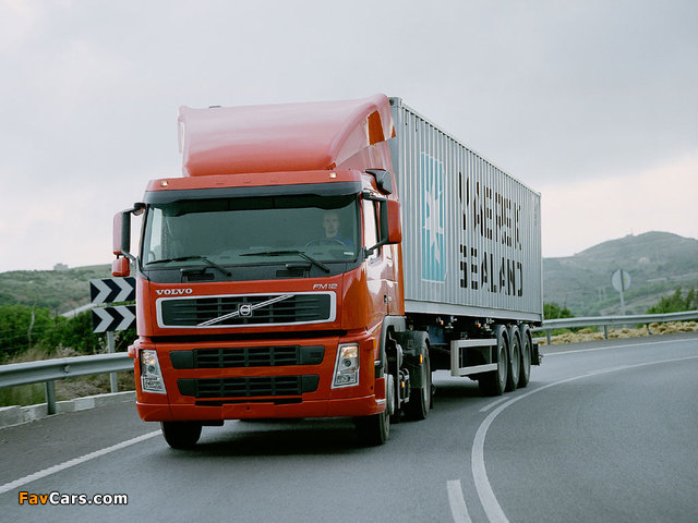 Photos of Volvo FM12 4x2 2003–05 (640 x 480)