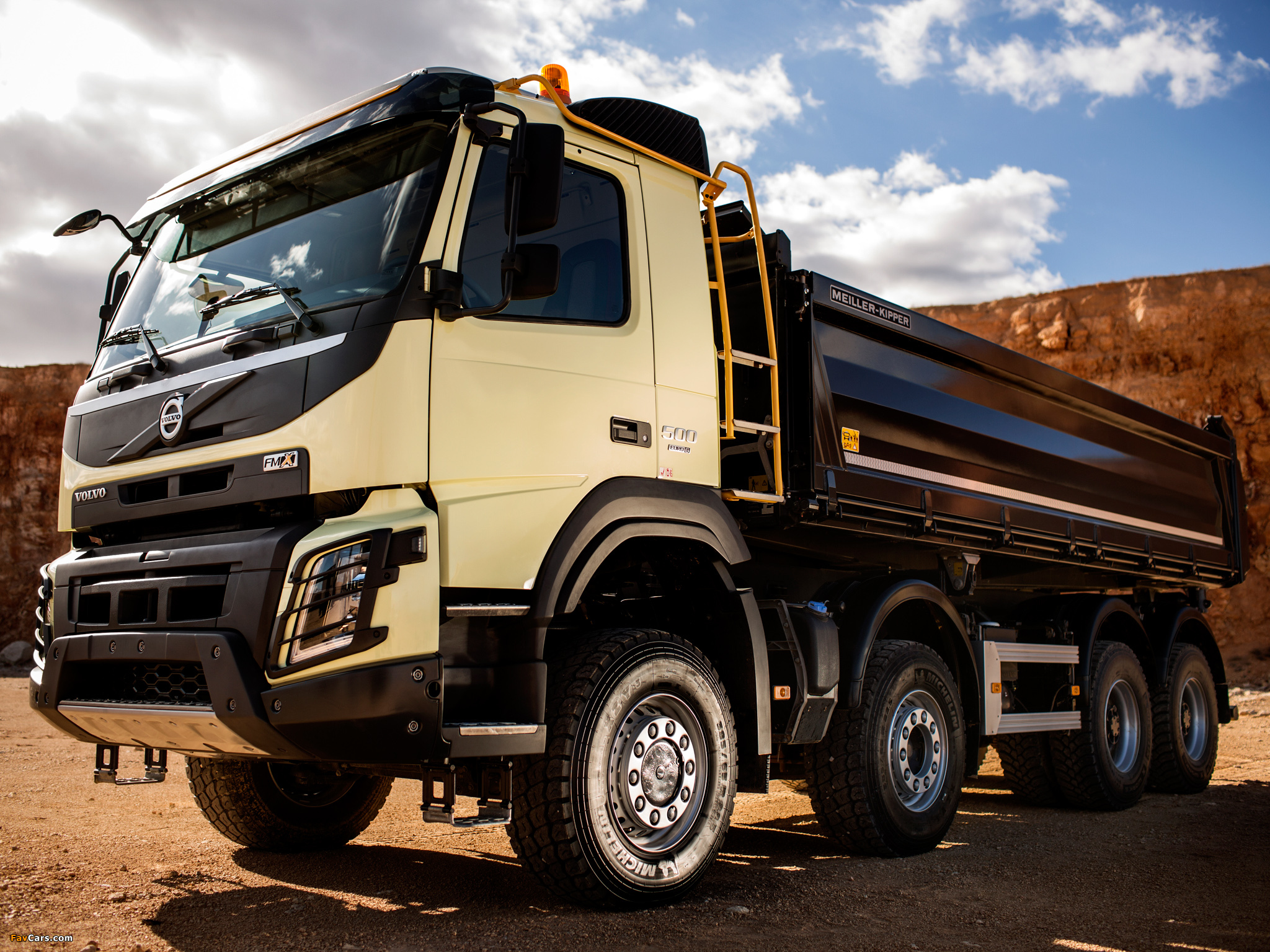 Images of Volvo FMX 8x4 2013 (2048 x 1536)