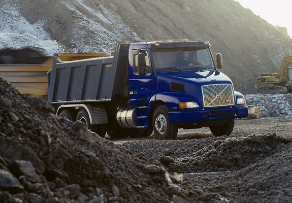 Photos of Volvo NH 6x4 Tipper 1996–2002