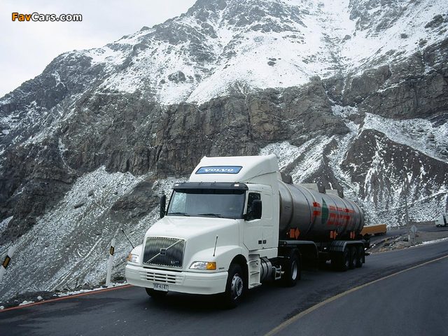 Pictures of Volvo NH 4x2 1996–2002 (640 x 480)