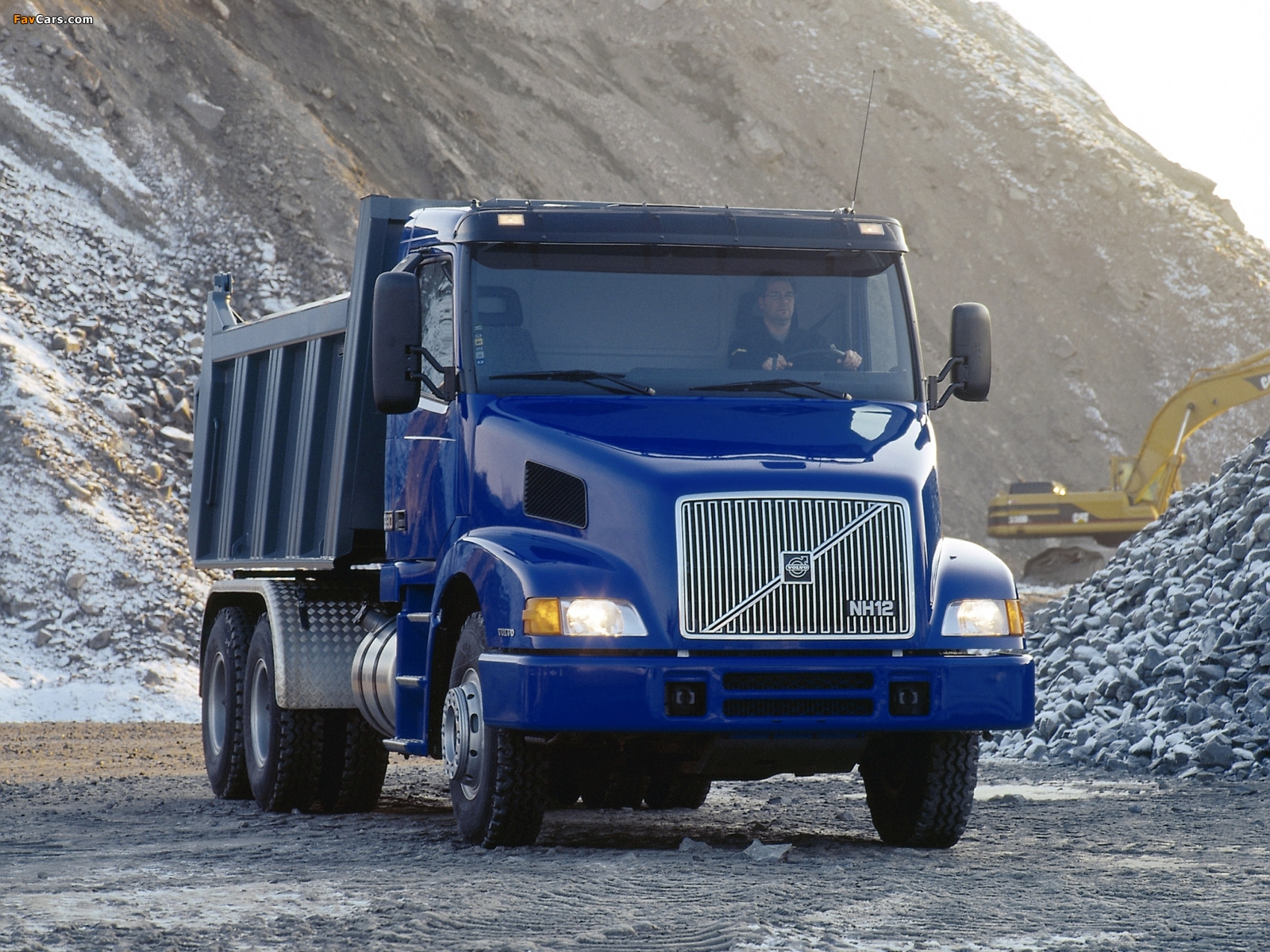 Volvo NH 6x4 Tipper 1996–2002 wallpapers (1600 x 1200)