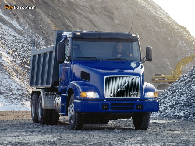 Volvo NH 6x4 Tipper 1996–2002 wallpapers (640 x 480)