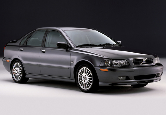 Images of Volvo S40 2002–04