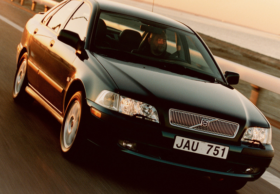 Photos of Volvo S40 1999–2002