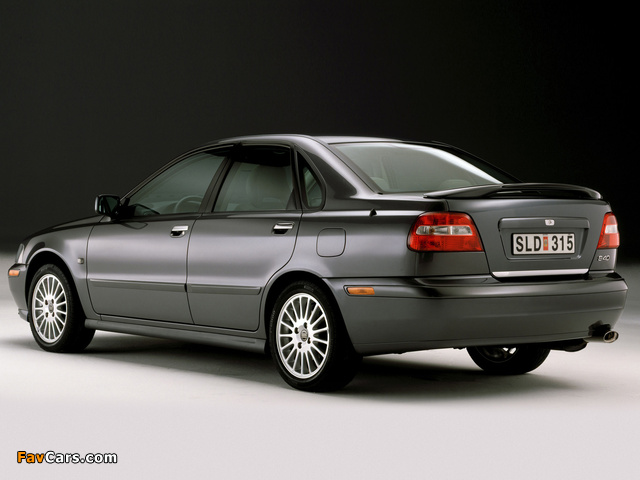 Photos of Volvo S40 2002–04 (640 x 480)